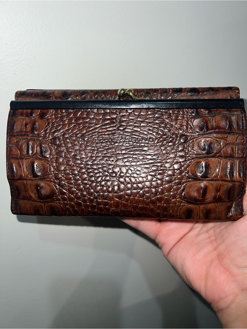 Brahmin Brown Croc Embossed Leather Checkbook Wallet Clutch Kiss Lock - Picture 5 of 8